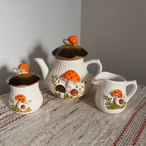 Vintage Laurentian Pottery ‘Merry Mushroom’ tea set